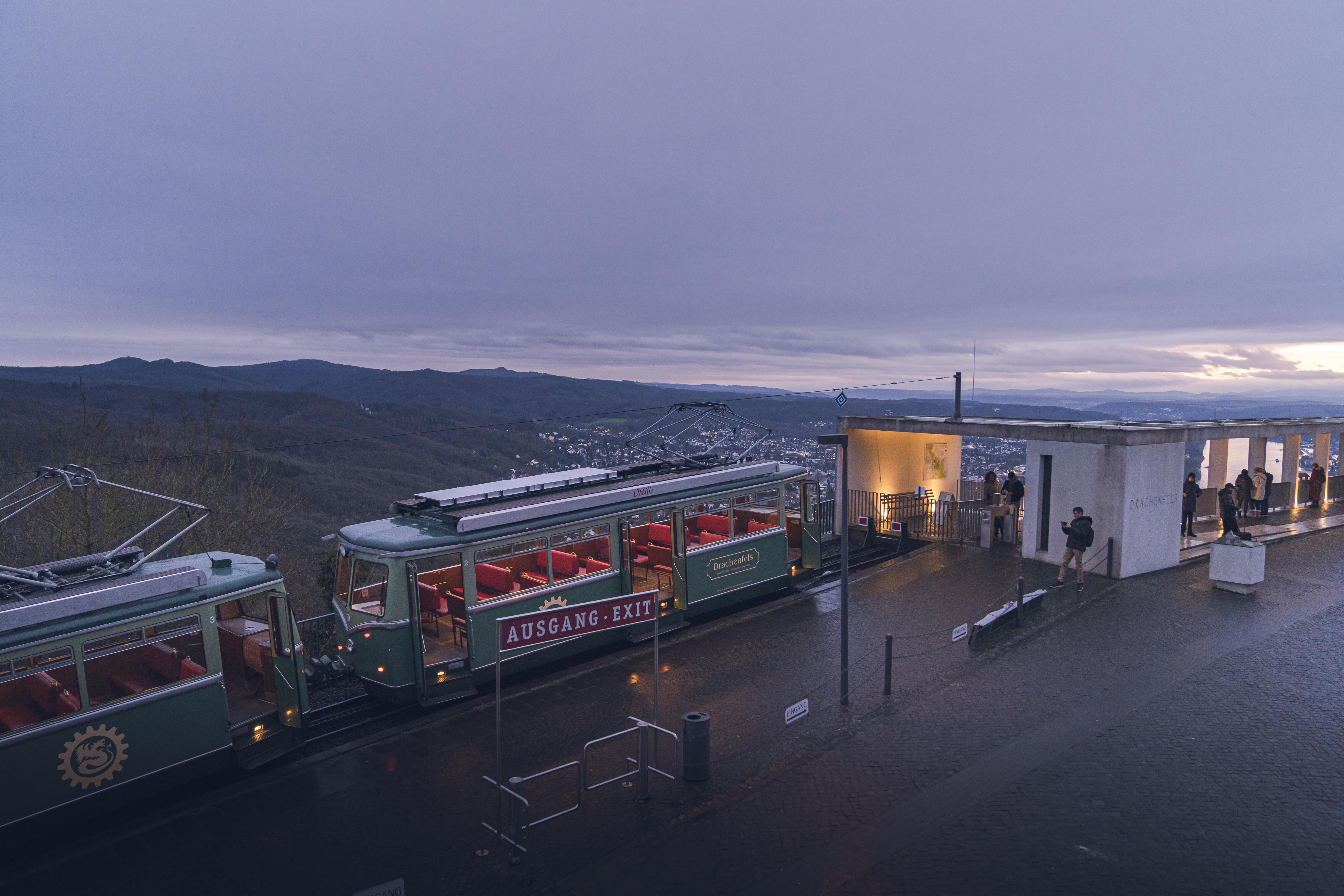 Bergstation Sonnenuntergang